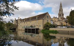 Riverside Apartments Of Stamford